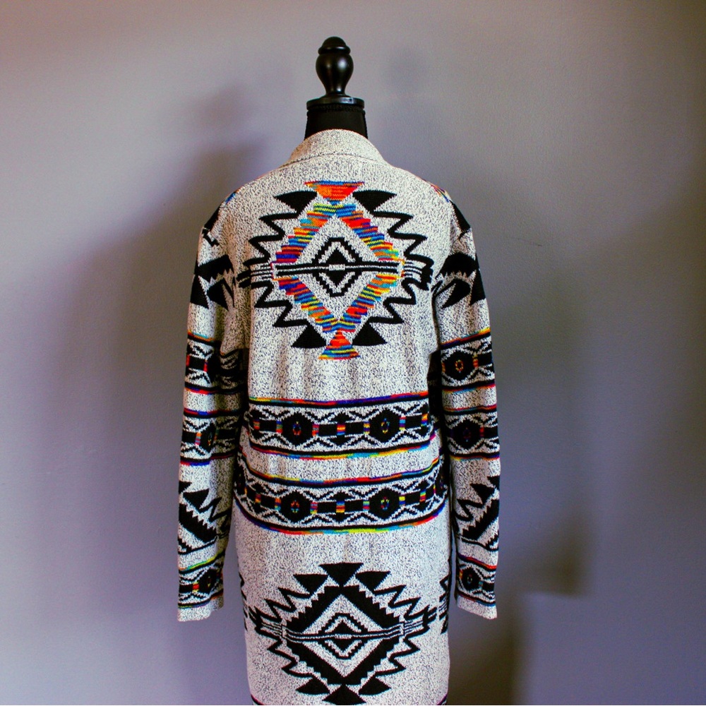 Colorful Patterned Cardigan - Picture 4 of 8